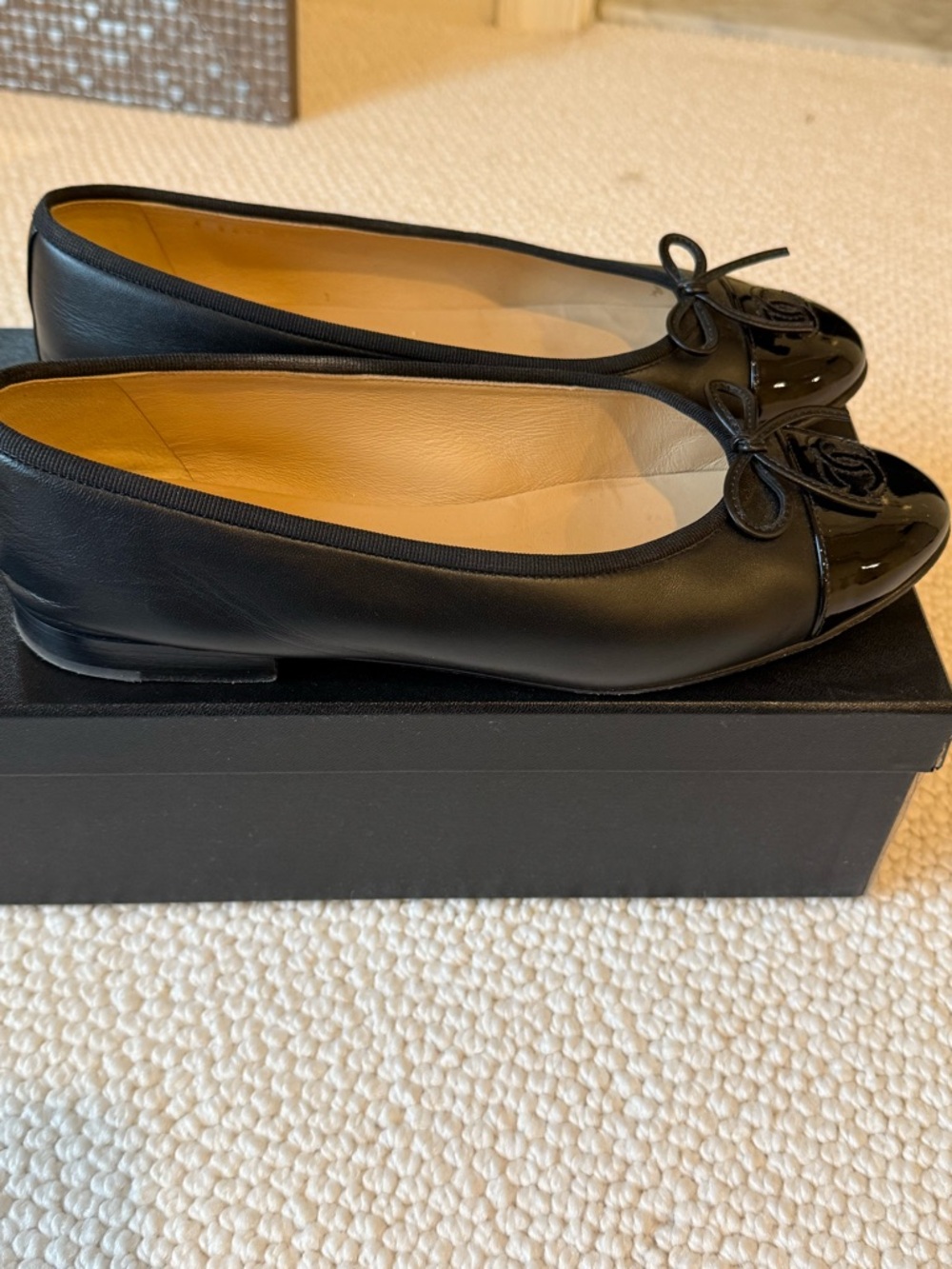 CHANEL Black Leather Ballet Flats with Patent Toe( dust bags and box included) - Picture 4 of 12